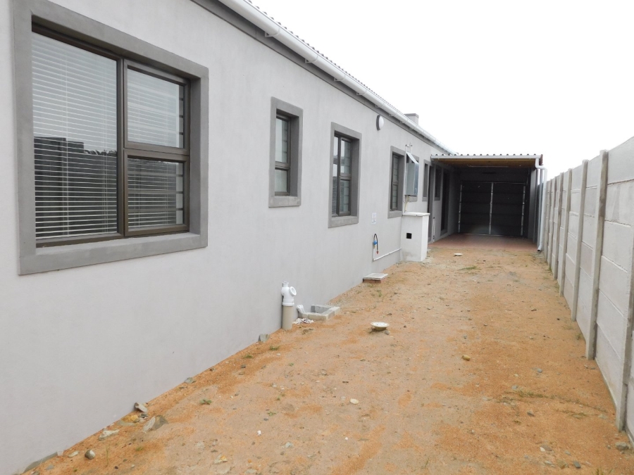 To Let 3 Bedroom Property for Rent in Gustrouw Western Cape